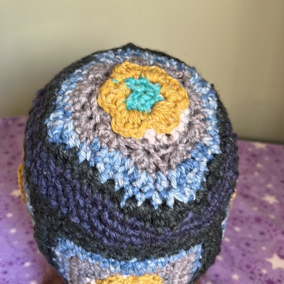 Colorful Crochet Patchwork Beanie soft wool yarn medium comfortable - Picture 6 of 6